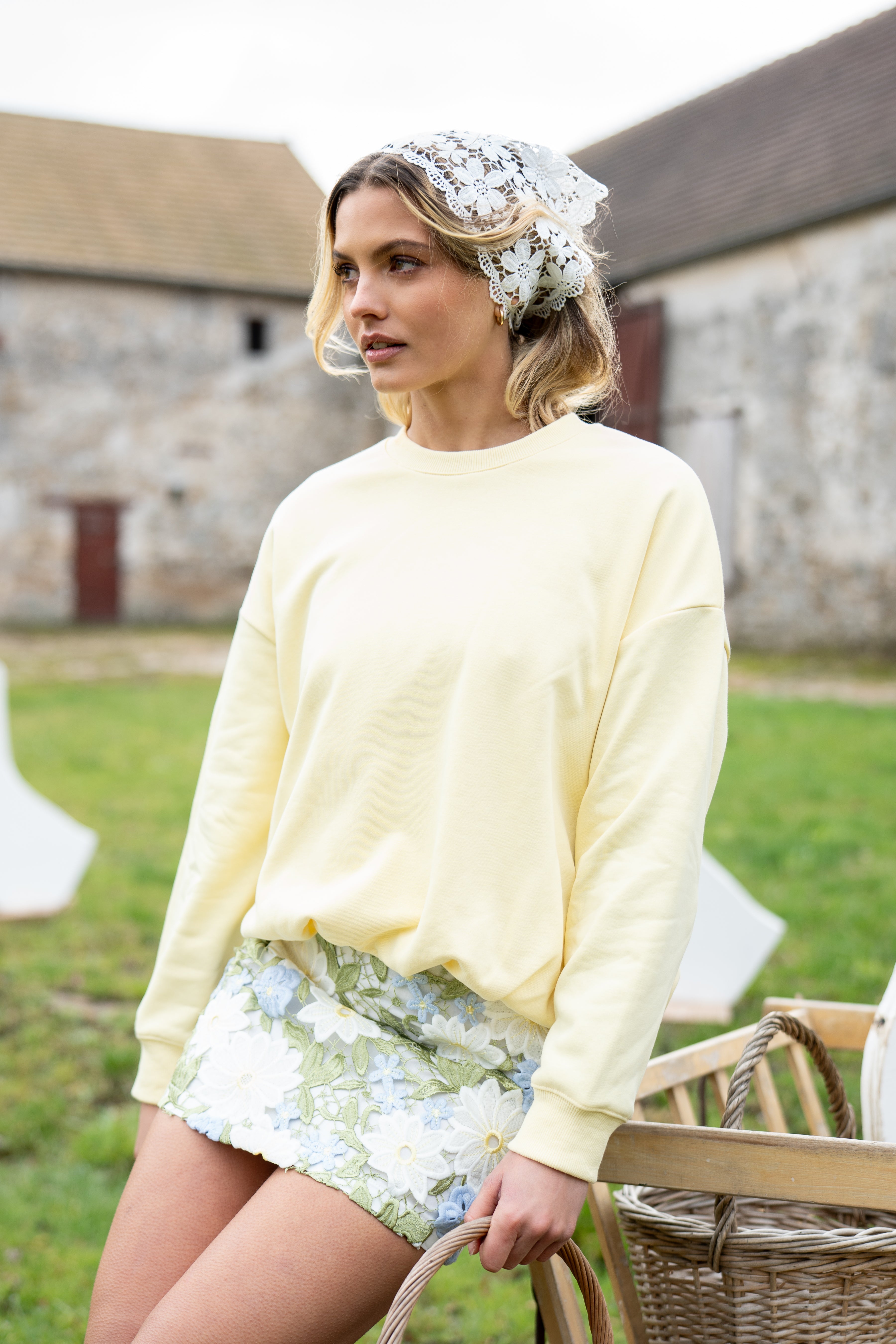 Sweater B32173